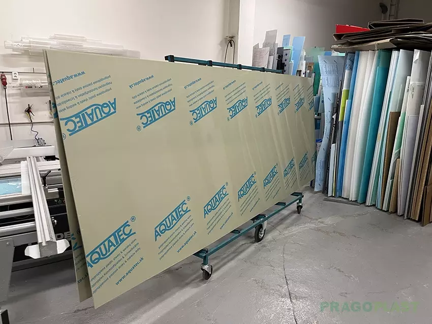 PP desky o rozměru 4000 x 1500mm