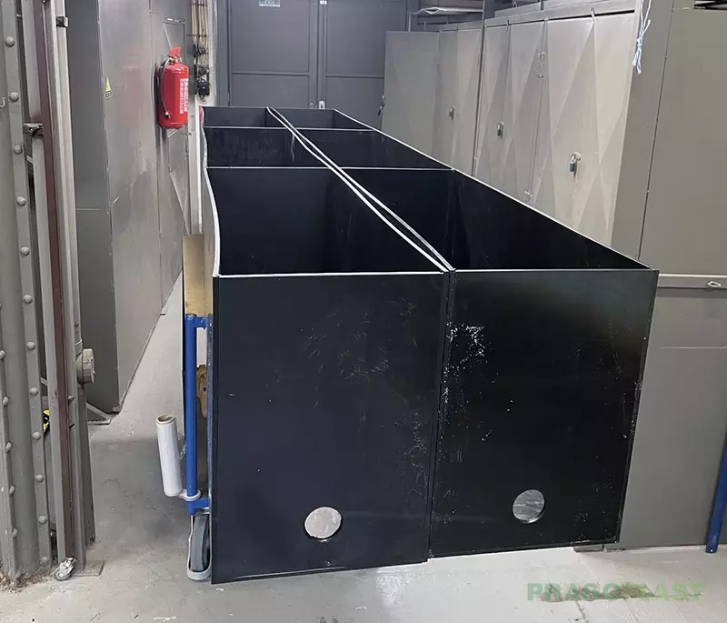 Plastové nádrže a boxy