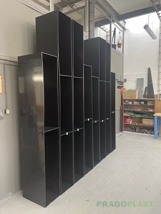 Ukázka výroby plastových vložek květináčů