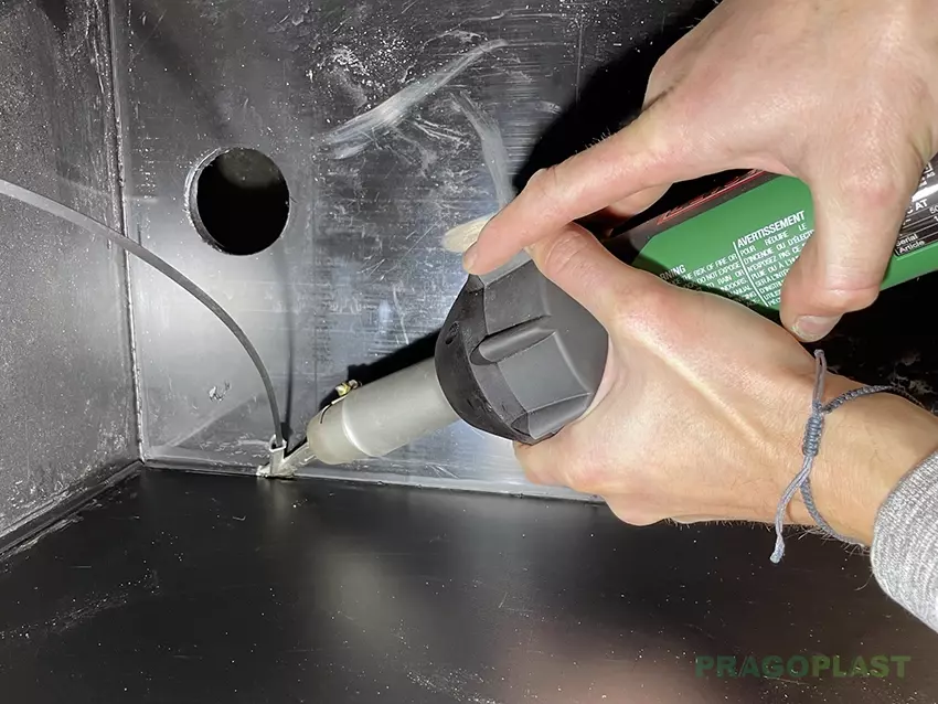 Průběh svařování polyethylenových desek