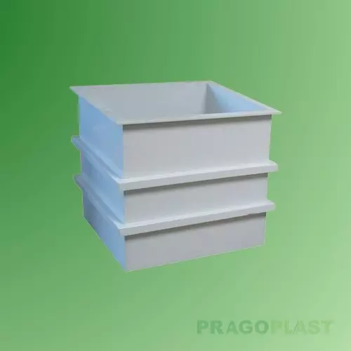 Svařovaná nádrž vyrobena z materiálu PP C