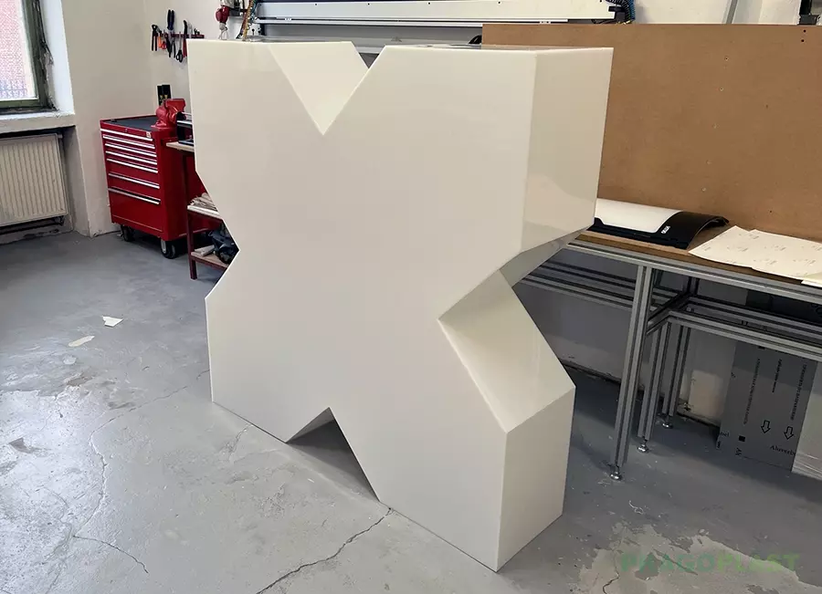 Průmyslová tvarovaná nádrž zakázkově vyráběná