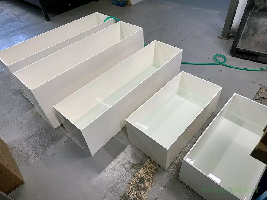 Ukázka vodotěsnosti svařovaných beden 