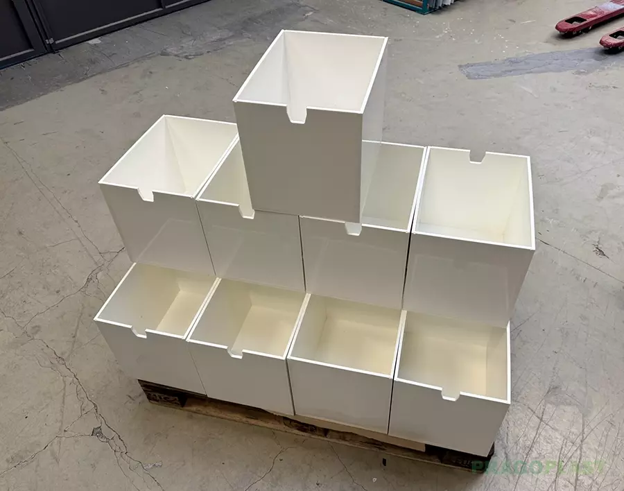 Svařované bedny do iteriéru danitních vozů