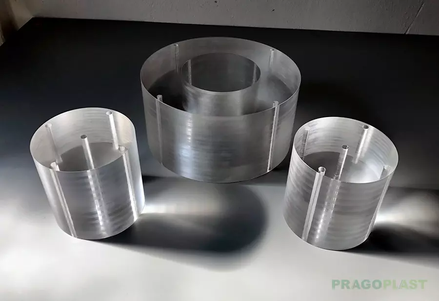 Ukázka obrobku akrylátu (PMMA)