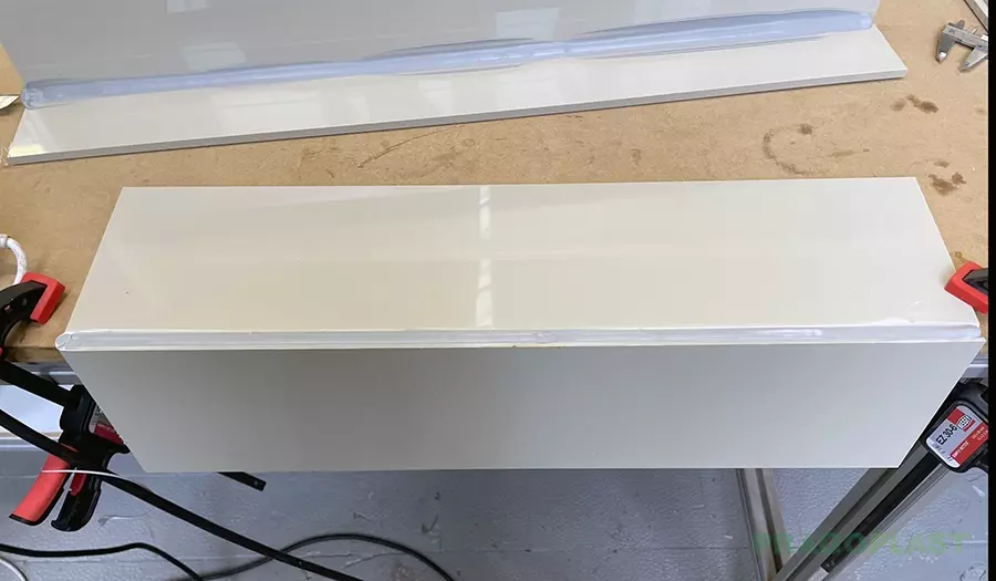 Svařenec - svařené desky a začištěný svár