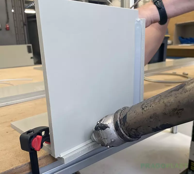 Ukázka průběhu svařování extrudérem