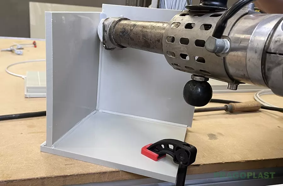 Průběh svařování vysokopevnostního spoje desek PP